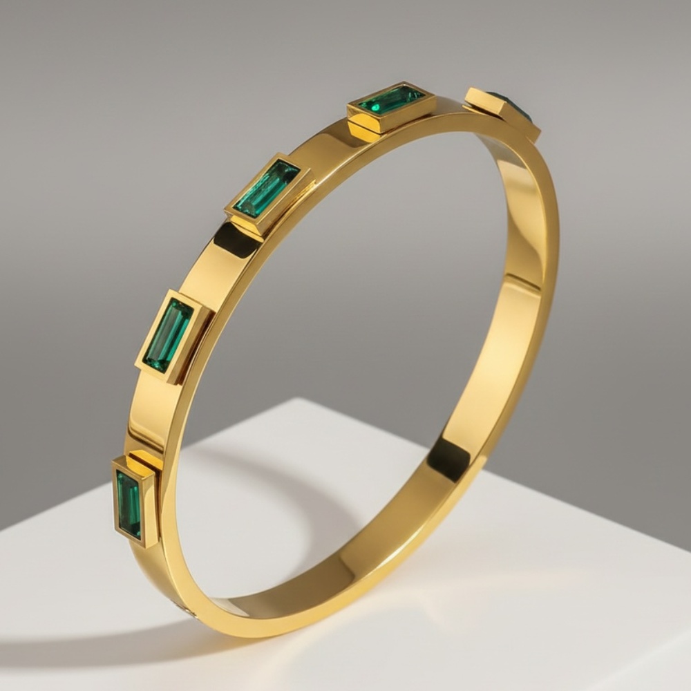 Green Emerald Pearls Bracelet